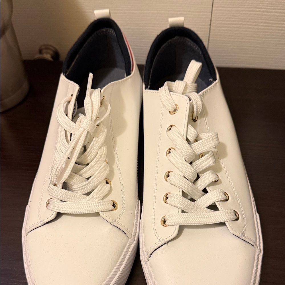 Tommy Hilfiger White Sneakers with Gold Eyelets